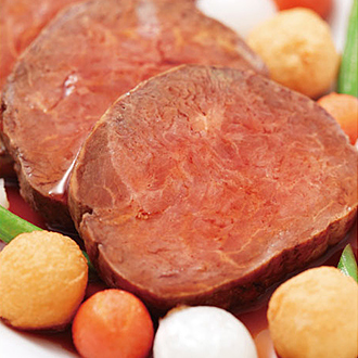 牛フィレ肉のポワレ 彩り野菜と山葵風味のオリエンタルソース